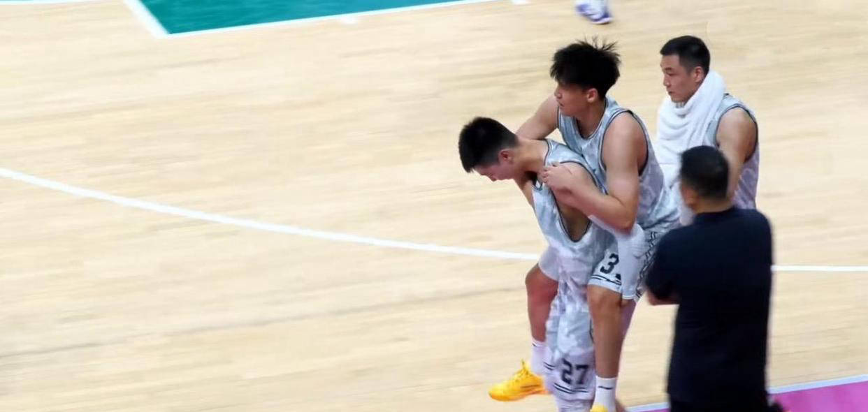 aoa体育课程-辽宁男篮势不可挡，实力坐稳亚军宝座的简单介绍