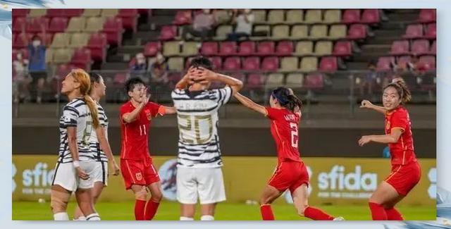 关于中国女足战绩下滑，球员心态崩溃面对困境的信息