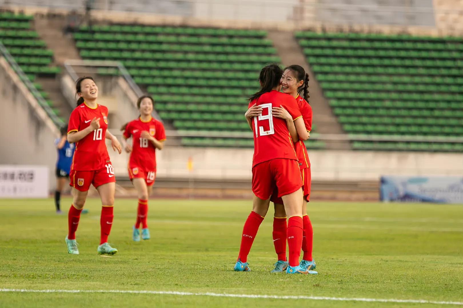 包含女足国家队技战术出色，为国争光的词条