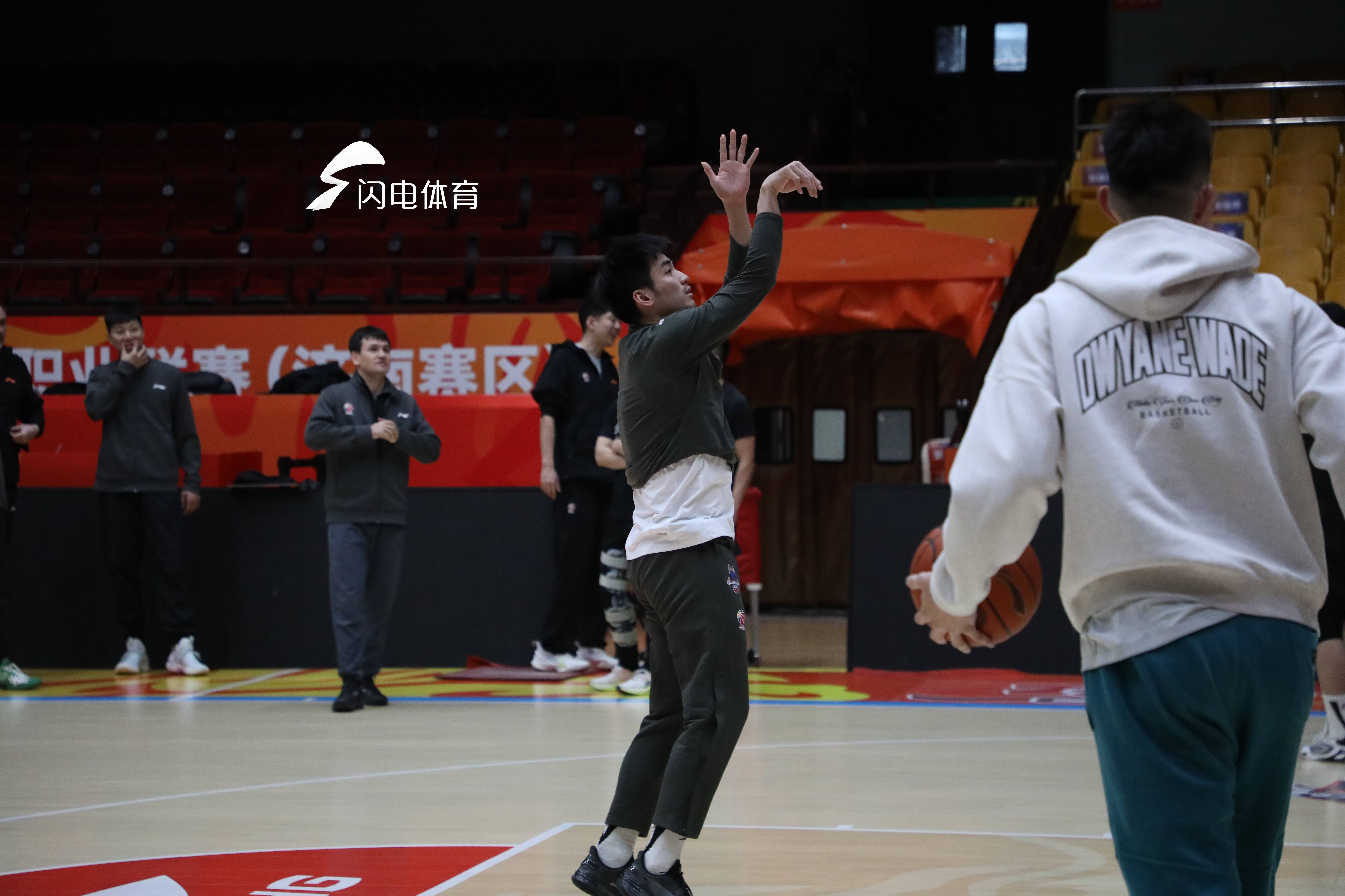 aoa体育视频-关于球员集训期间突发伤病,影响球队备战计划的信息