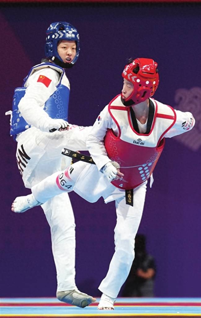 印尼选手勇往直前，登场领奖