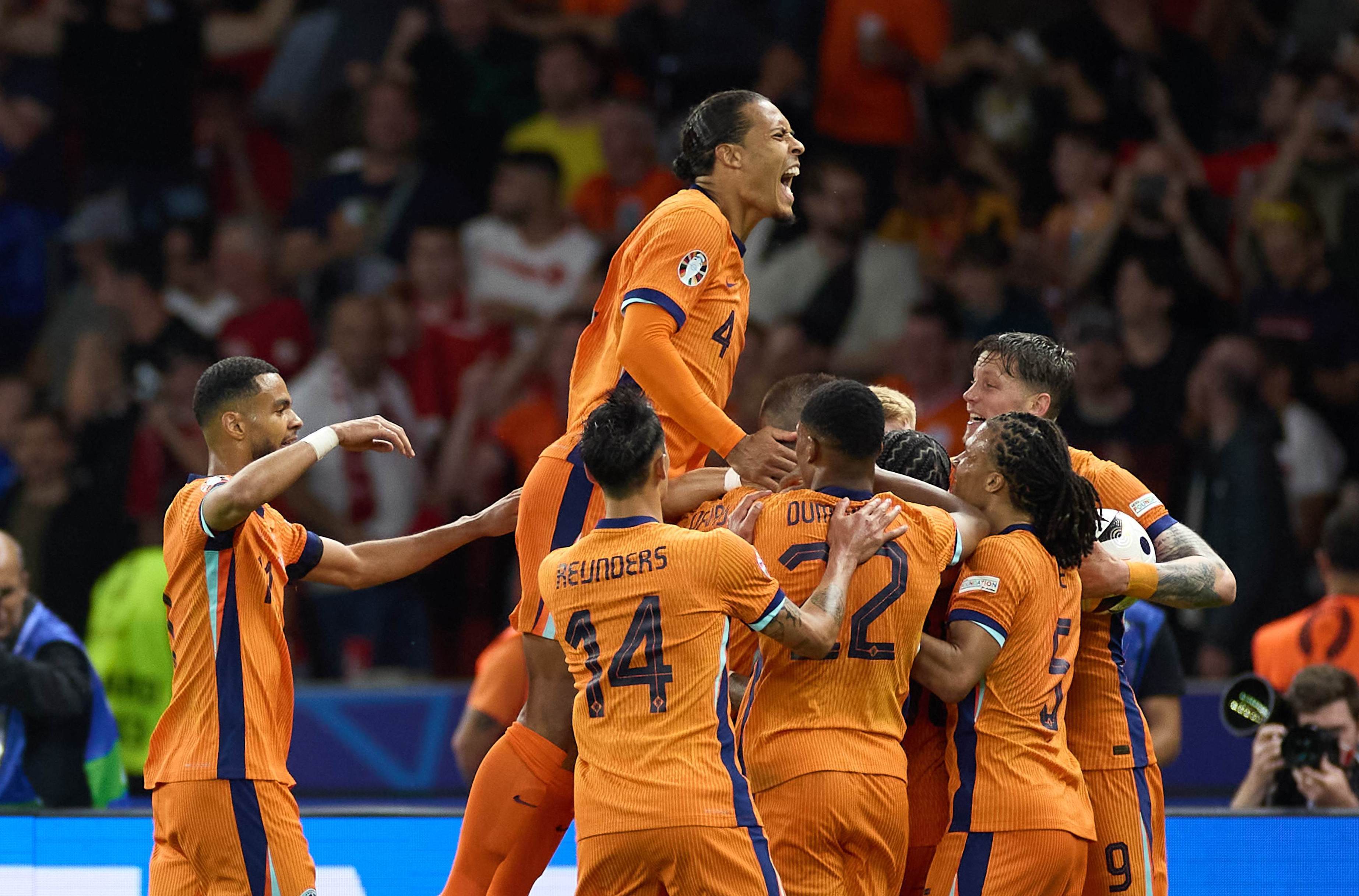 荷兰队爆冷战胜瑞典队，晋级渺茫