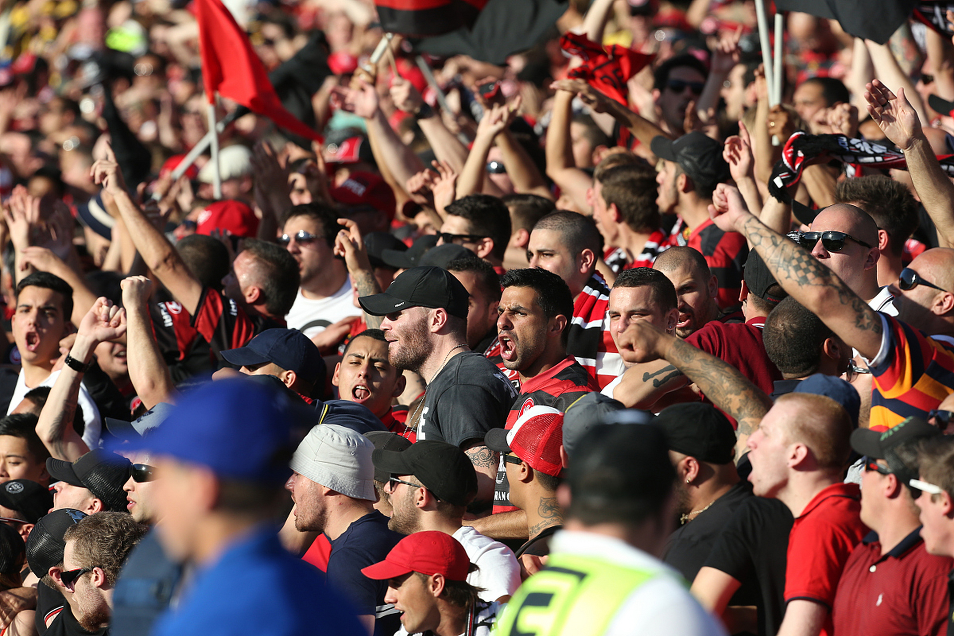 aoa体育娱乐-曼联一路高歌，睥睨英超赛场