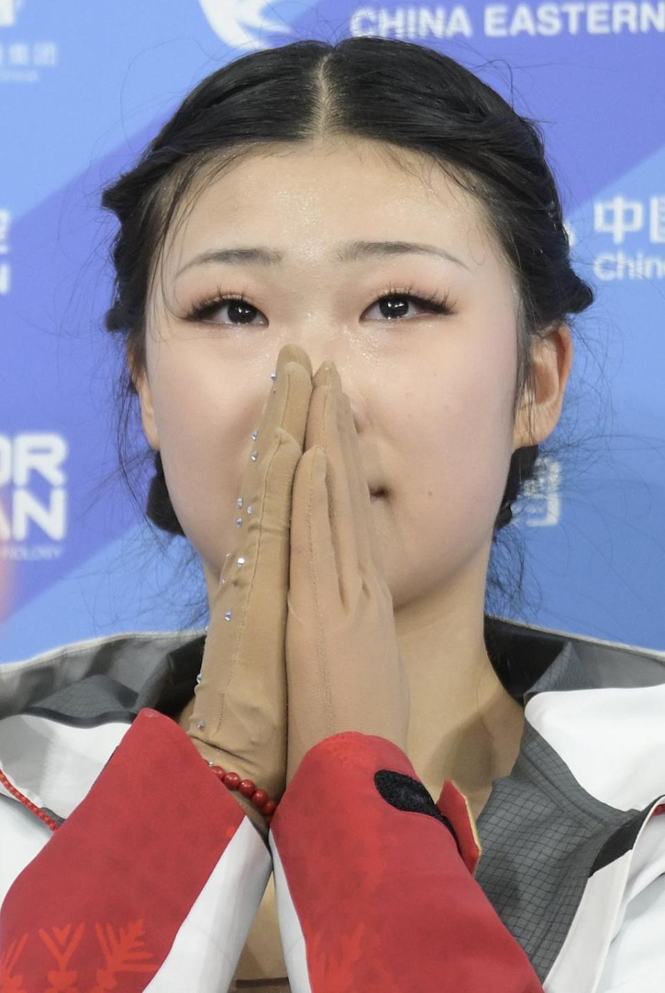 关于女选手花样滑冰惊艳登场，与对手携手合作的信息