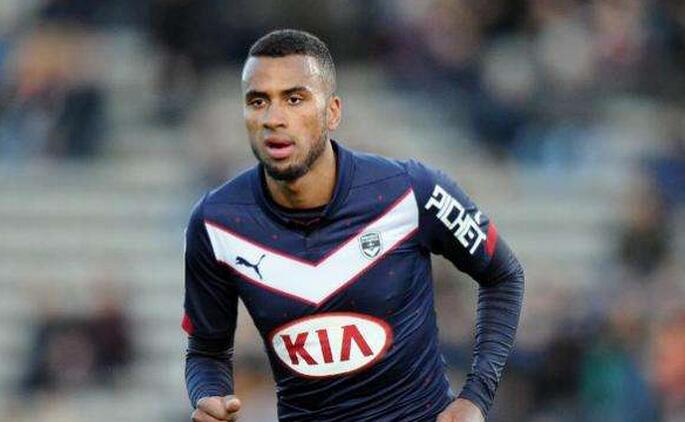 包含里尔大胜波尔多，扩大领先优势的词条